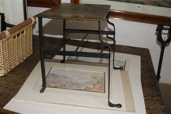 A footman and other metalware